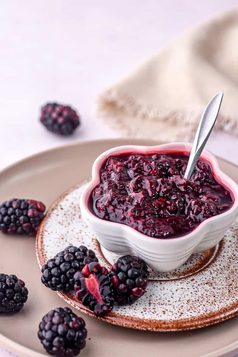 Warm Blackberry Breakfast Compote (8 min)
Ingredients
1 cup frozen blackberries
2 tbsp honey
2 tbsp water
How to Make
Simmer everything together for 6 to 8 minutes until the berries soften and become syrupy. This compote is great on toast, pancakes, waffles, or mixed into porridge. It’s simple, flexible, and full of berry goodness.